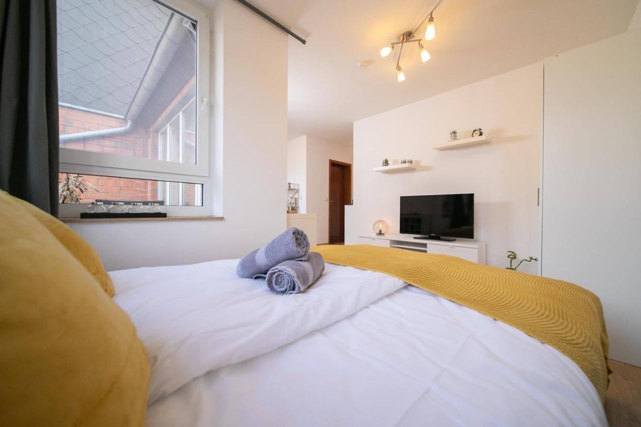 Studio Shiny - Zentral Mit Balkon - Messe - Kueche Neuss Exterior photo