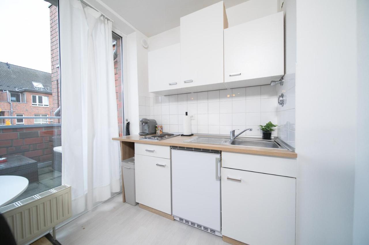 Studio Shiny - Zentral Mit Balkon - Messe - Kueche Neuss Exterior photo