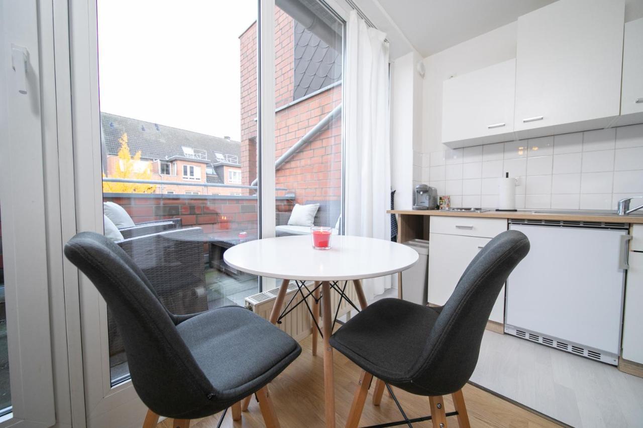 Studio Shiny - Zentral Mit Balkon - Messe - Kueche Neuss Exterior photo