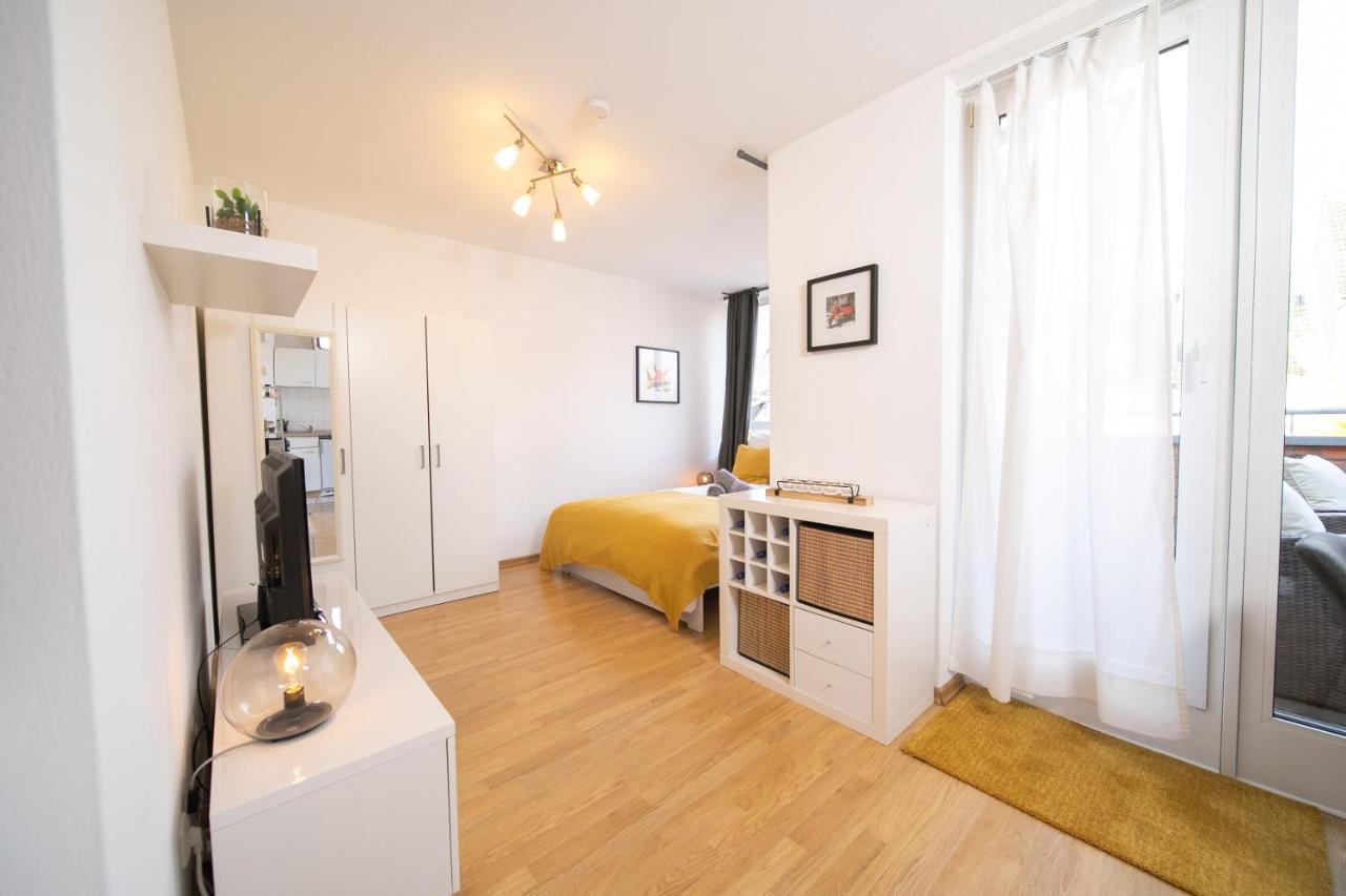 Studio Shiny - Zentral Mit Balkon - Messe - Kueche Neuss Exterior photo